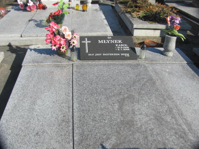 Grób Karol Młynek